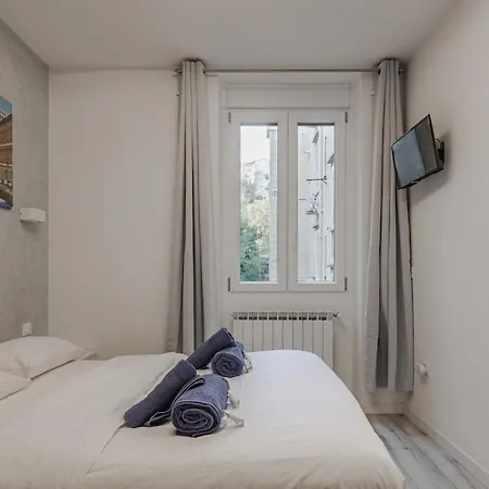 2 Bedroom Giacinti Comfort Free Wifi Daire *